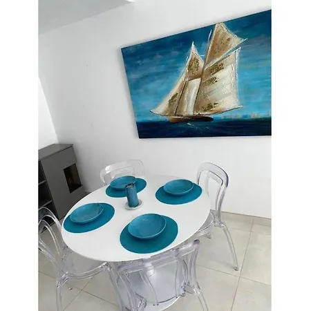 Apartamento Con Piscina Apartment *